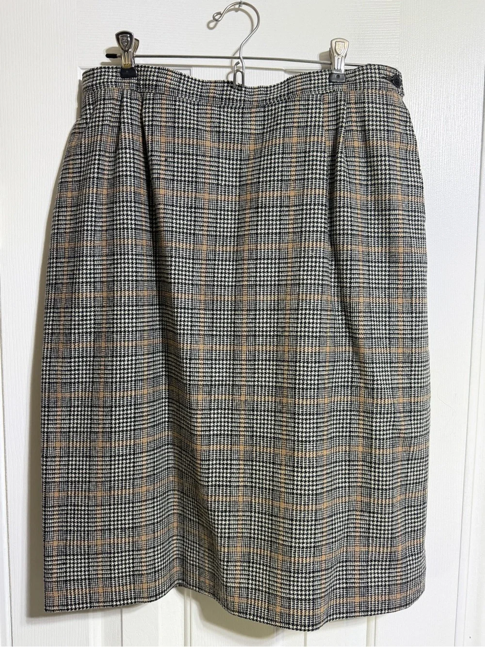 Vintage Pendleton 100% virgin wool skirt suit set plaid tartan black tan size 10